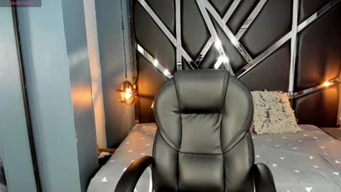 Esmeralda online show from April 4, 8:07 pm