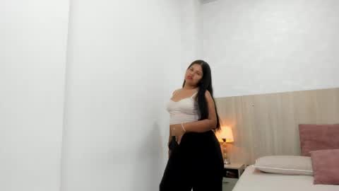 Esmeralda online show from February 21, 7:58 pm