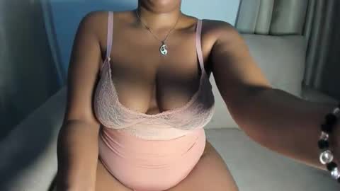 Esme online show from December 22, 10:35 pm