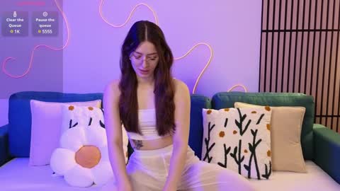 Snapshot of ester_hill chatting on February 20, 10:04 pm Ester online show from February 20, 10:04 pm