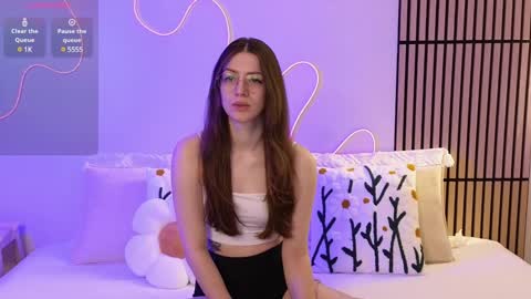 Snapshot of ester_hill chatting on February 8, 8:21 pm Ester online show from February 8, 8:21 pm