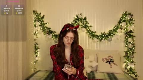 Snapshot of ester_hill chatting on December 27, 10:37 pm Ester online show from December 27, 10:37 pm
