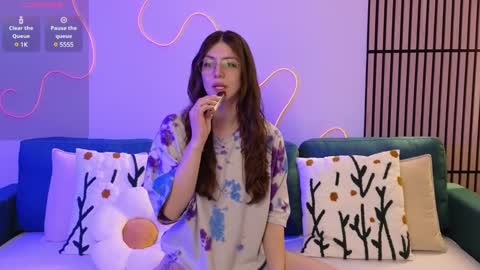 Snapshot of ester_hill chatting on February 24, 9:09 pm Ester online show from February 24, 9:09 pm