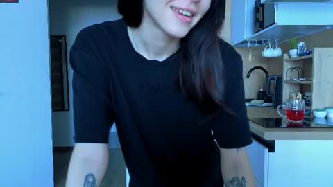 Ester online show from June 22, 1:19 pm
