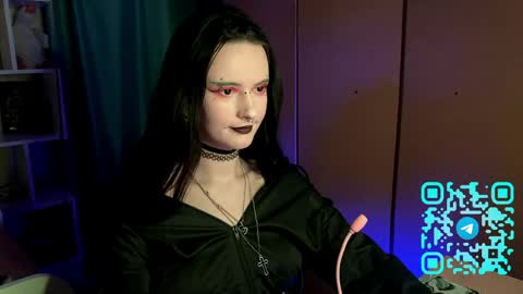 Kate online show from April 4, 1:43 pm