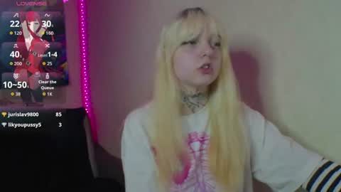 eva_meow11 online show from July 13, 9:37 pm