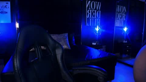 MISS EVY online show from April 17, 10:56 pm