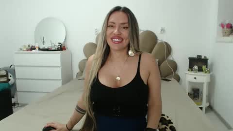 EvaBomb online show from November 3, 10:03 pm