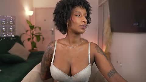 Snapshot of evajacksss_ chatting on March 11, 9:37 pm evajacksss_ online show from March 11, 9:37 pm