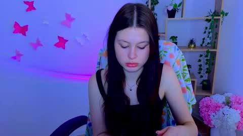 EvaOnyx online show from February 19, 11:43 am