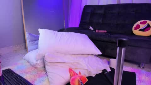 Eva Queen online show from February 8, 9:46 am