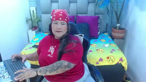 evelin zaens online show from April 16, 4:13 am