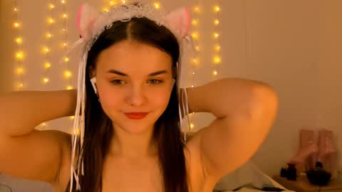 Evelina online show from February 1, 1:09 pm