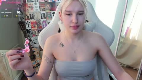 Evelina online show from April 4, 2:21 am