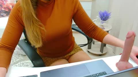 evelove online show from March 9, 3:15 pm