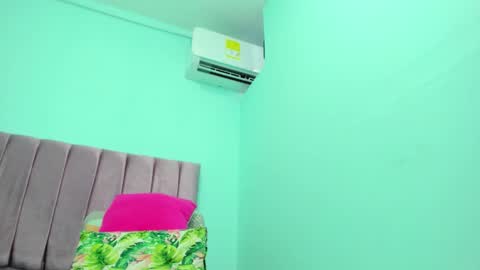 evelyn_morgan1 online show from December 21, 1:10 am