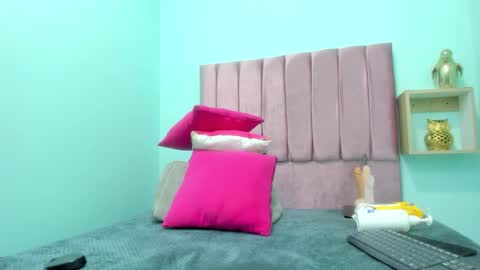 evelyn_morgan1 online show from March 13, 12:45 am