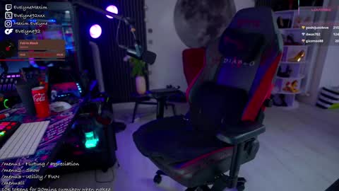 Evelyne online show from March 1, 11:15 pm