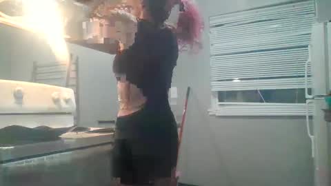 everever123 online show from February 27, 8:06 am