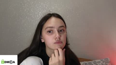 evi_woow online show from July 9, 8:00 pm