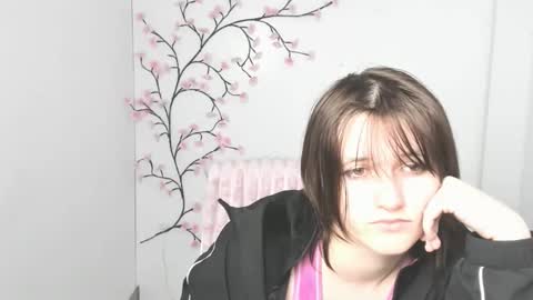 Evie online show from February 15, 8:02 am