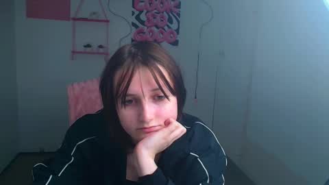 Evie online show from March 6, 10:38 pm