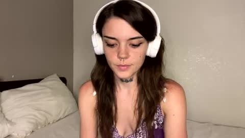 Faerie 3 online show from July 14, 11:20 pm