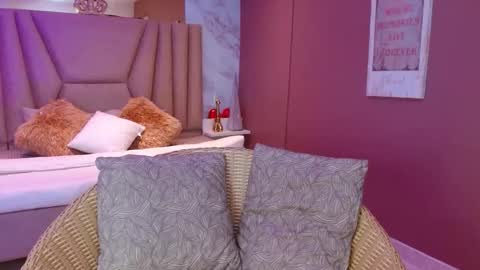 FAIRY online show from November 10, 8:15 pm