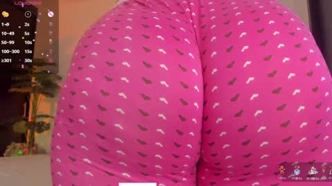 Snapshot of fay_miller2 chatting on December 20, 12:52 am welcome to my world online show from December 20, 12:52 am