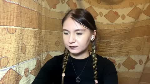 Lola online show from April 10, 7:53 pm