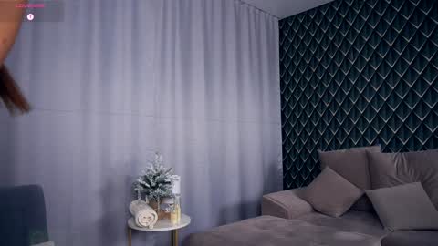 Hello im Nova online show from December 21, 4:17 am