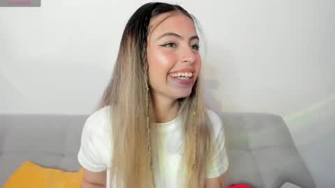 fernanda  online show from April 13, 3:24 pm