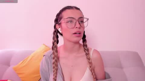 fernanda  online show from July 16, 3:27 pm