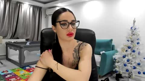 Snapshot of fetishcatalea chatting on December 21, 8:10 pm Catalea DM online show from December 21, 8:10 pm