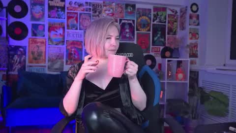 Snapshot of fetishrey chatting on March 6, 3:13 pm Rey online show from March 6, 3:13 pm