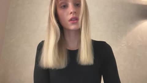 Lisa online show from November 28, 8:17 am