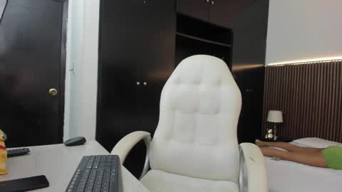 Freyja  online show from November 7, 6:24 pm