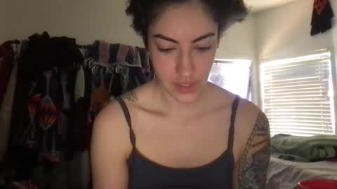 fgsammie online show from April 4, 7:56 pm