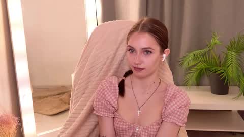 Lexy online show from October 4, 6:19 am