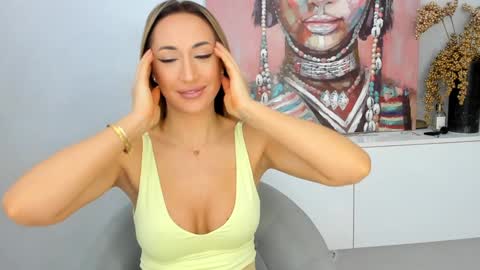 FinestChantilly online show from December 13, 6:05 pm