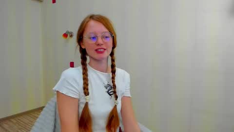 Snapshot of fire_luna chatting on October 1, 6:40 am fire_luna online show from October 1, 6:40 am