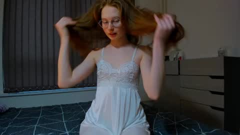 Snapshot of fire_luna chatting on February 5, 11:34 am fire_luna online show from February 5, 11:34 am