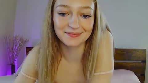 flowergirl online show from March 7, 9:44 pm