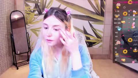 FlexiMona online show from January 17, 8:00 am