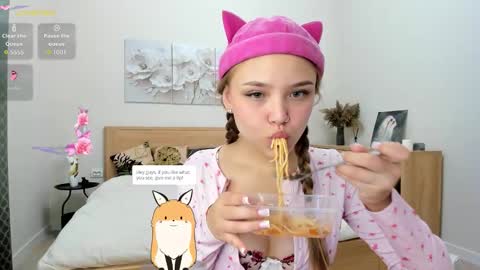 Snapshot of flooora_0 chatting on September 30, 12:49 am Mona online show from September 30, 12:49 am
