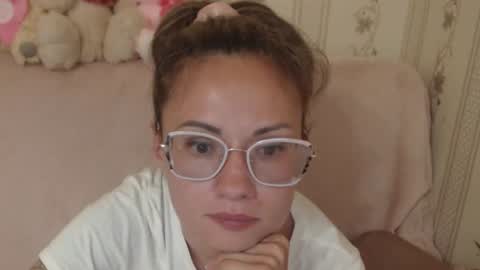 say meow  and  send tip  online show from June 23, 8:18 pm