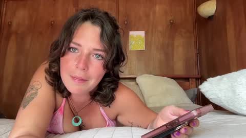 Snapshot of flowergirl448844 chatting on October 8, 12:04 am Flowergirl online show from October 8, 12:04 am