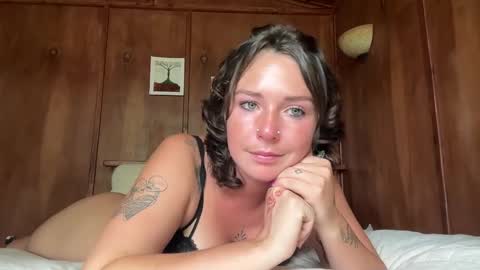 Snapshot of flowergirl448844 chatting on October 2, 9:31 pm Flowergirl online show from October 2, 9:31 pm