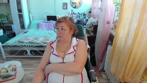 Flowerlower online show from February 15, 8:02 am