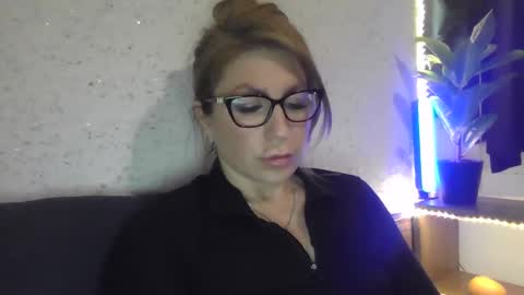 fox_red_lady7 online show from February 21, 9:43 pm